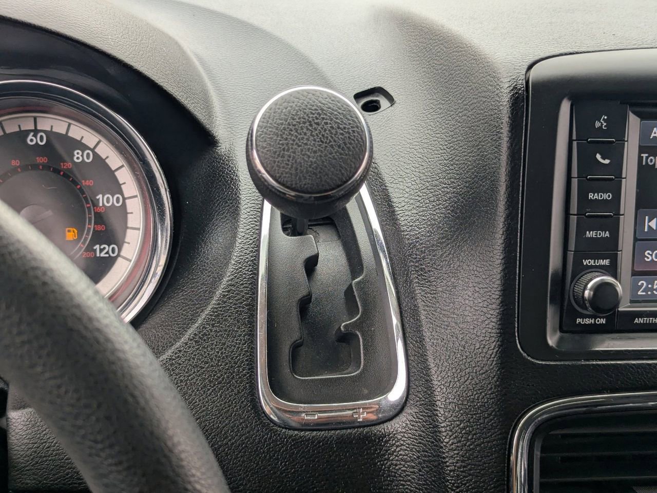 Used 2018 Dodge Grand Caravan SE image 24