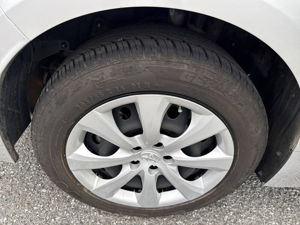 Used 2022 Toyota Corolla LE image 17