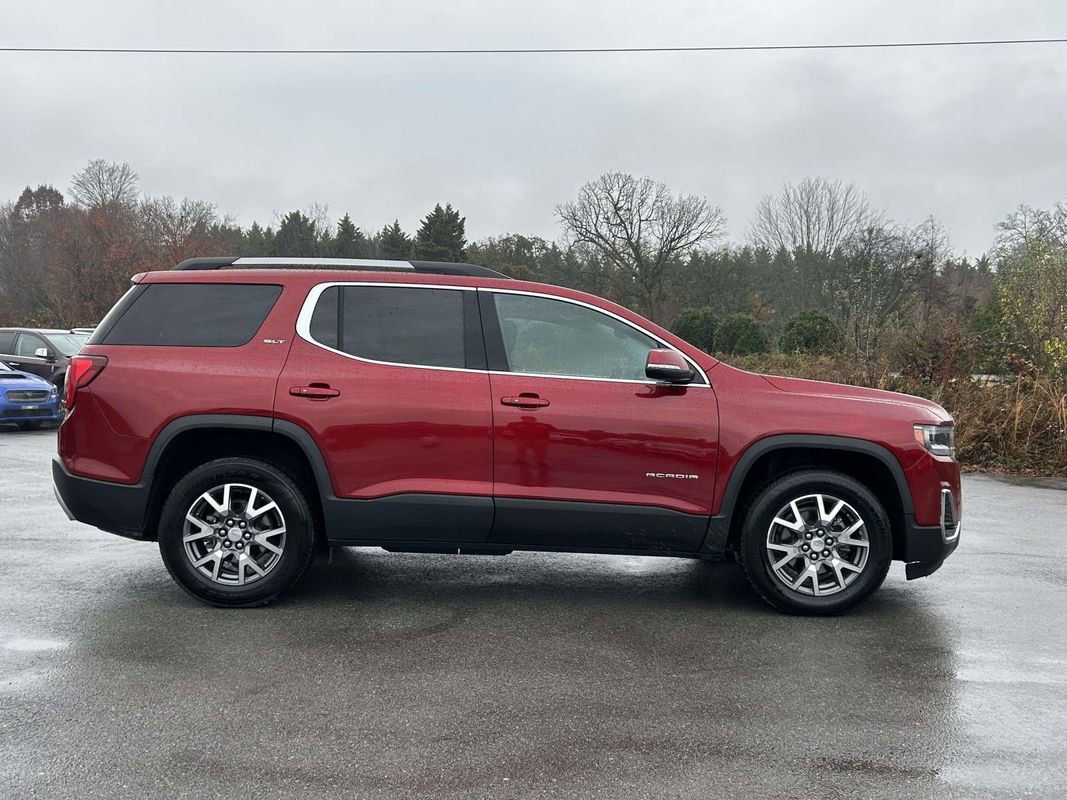 Used 2023 GMC Acadia SLT image 2