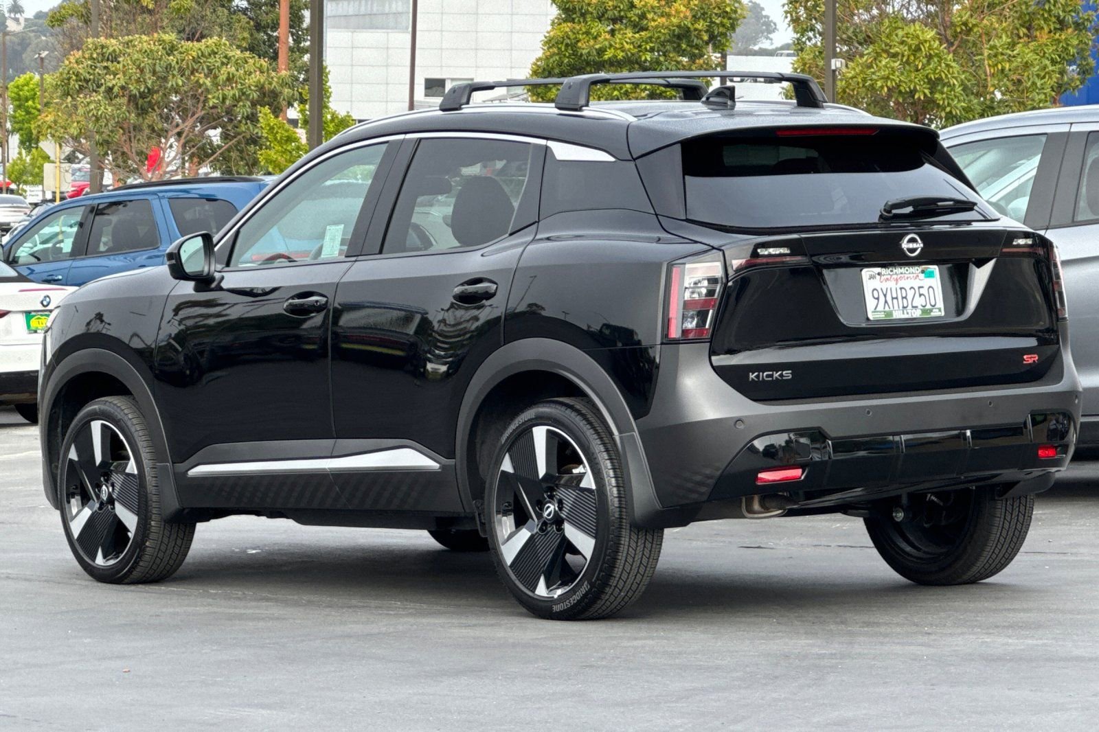 Used 2025 Nissan Kicks SR FWD image 7
