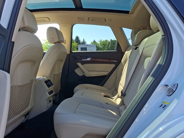 Used 2023 Audi Q5 2.0T Premium w/ Convenience Package AWD/4WD image 12