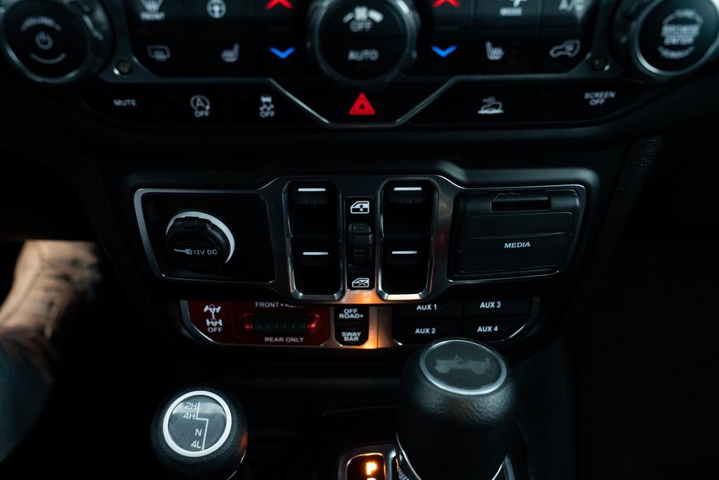 Used 2023 Jeep Wrangler Unlimited Rubicon w/ Cold Weather Group image 19