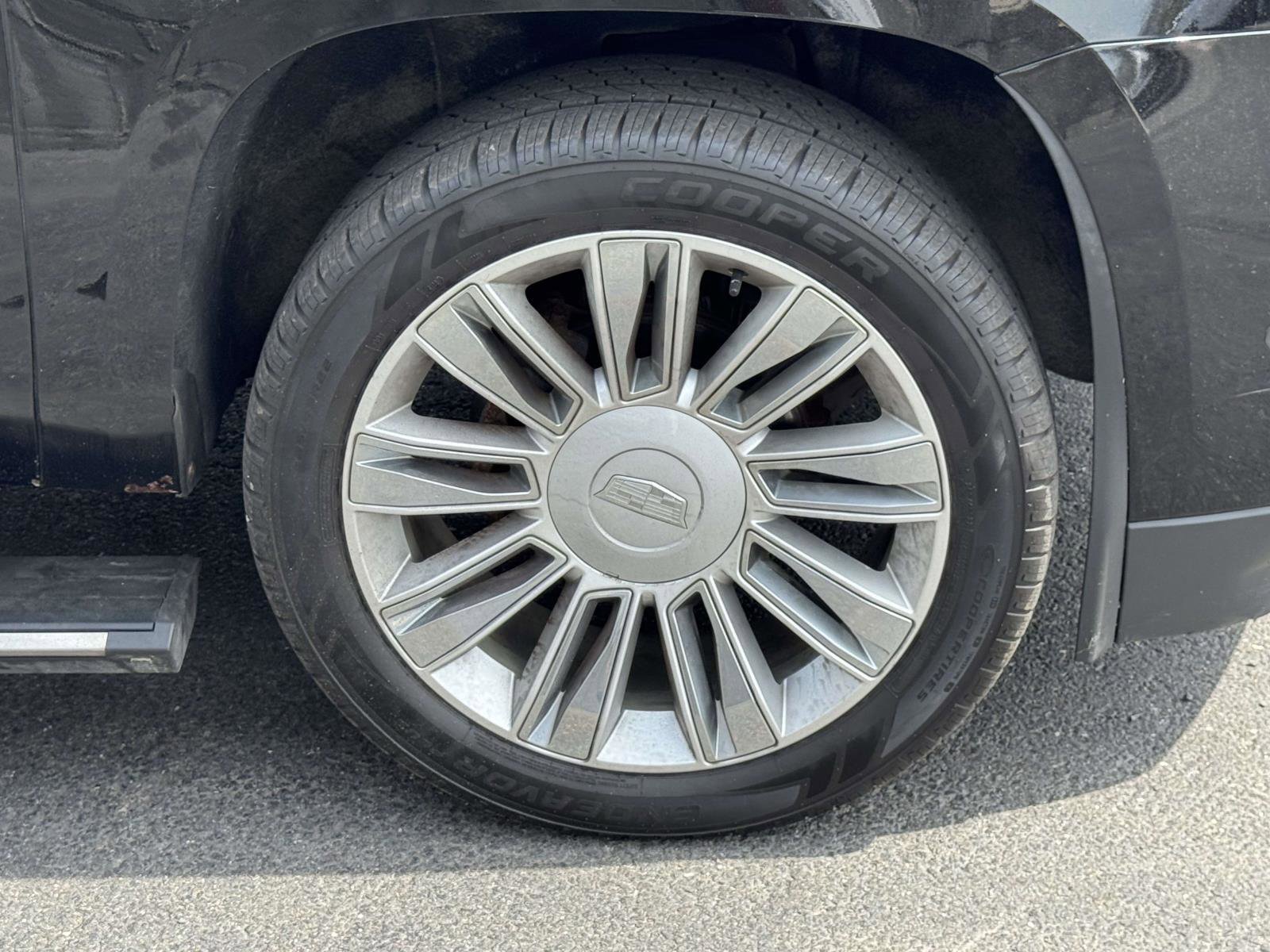 Used 2019 Cadillac Escalade Platinum AWD/4WD image 6