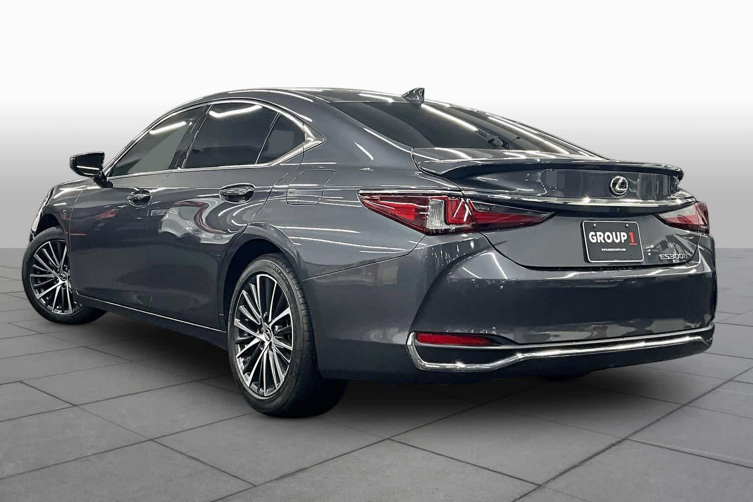 Used 2023 Lexus ES 300h w/ Premium Package FWD image 12