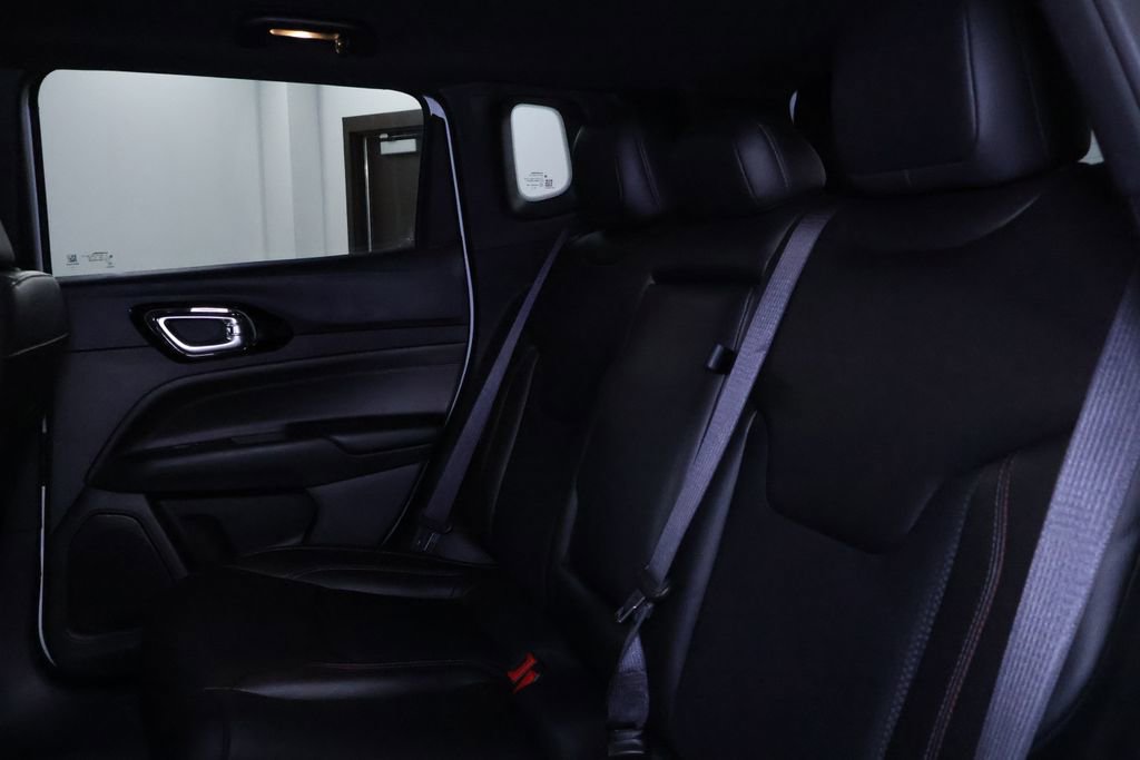 Used 2024 Jeep Compass Trailhawk image 15