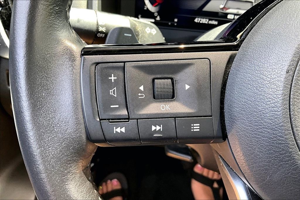Used 2023 Nissan Rogue Platinum w/ Platinum Premium Package FWD image 11
