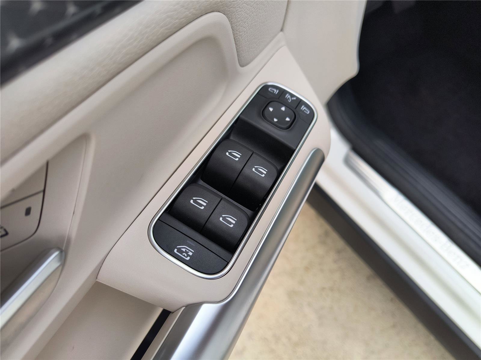 New 2025 Mercedes-Benz GLA 250 image 16