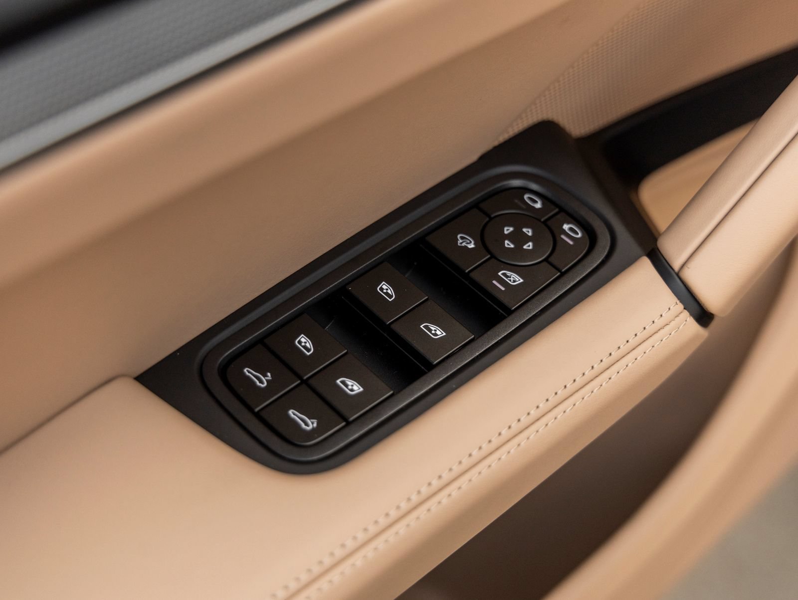New 2026 Porsche Cayenne S AWD/4WD image 22
