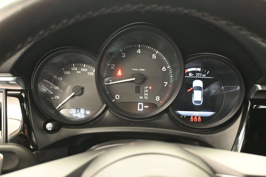 Used 2023 Porsche Macan AWD/4WD image 18