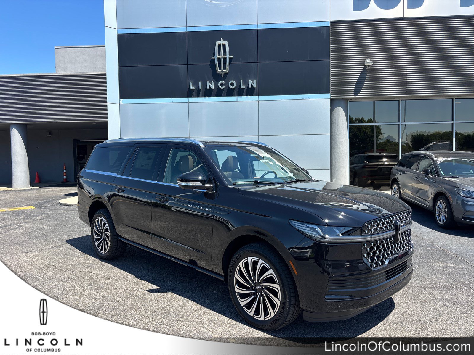 New 2026 Lincoln Navigator L Black Label AWD/4WD image 1