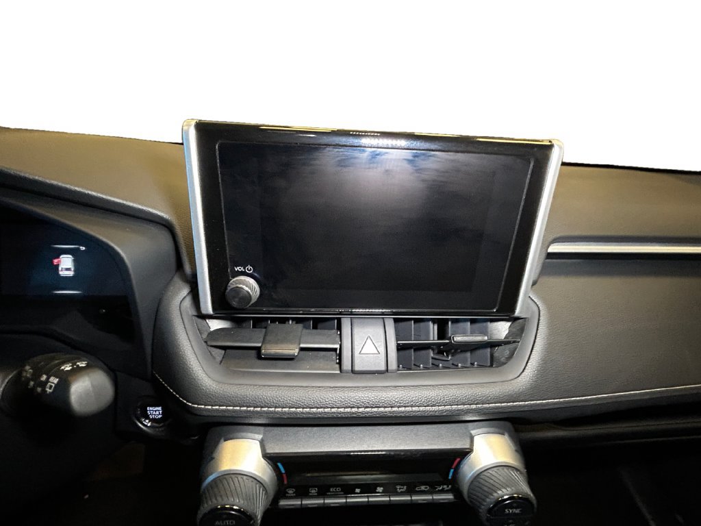 Used 2025 Toyota RAV4 XLE AWD/4WD image 10