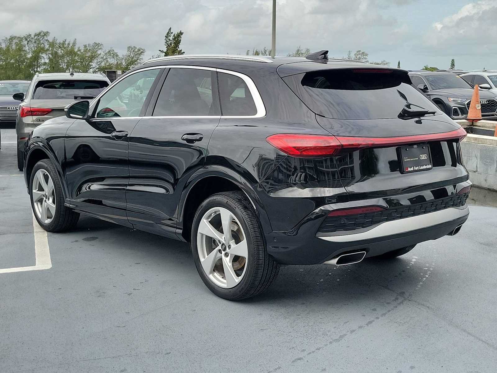 Certified 2025 Audi Q5 Premium Plus AWD/4WD image 4