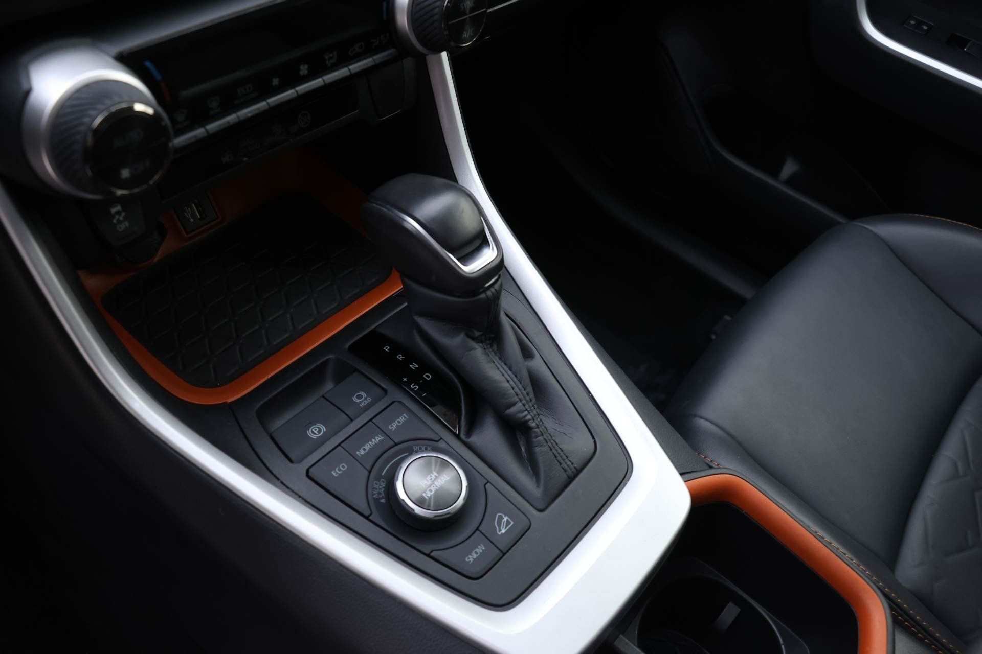 Used 2024 Toyota RAV4 Adventure image 11