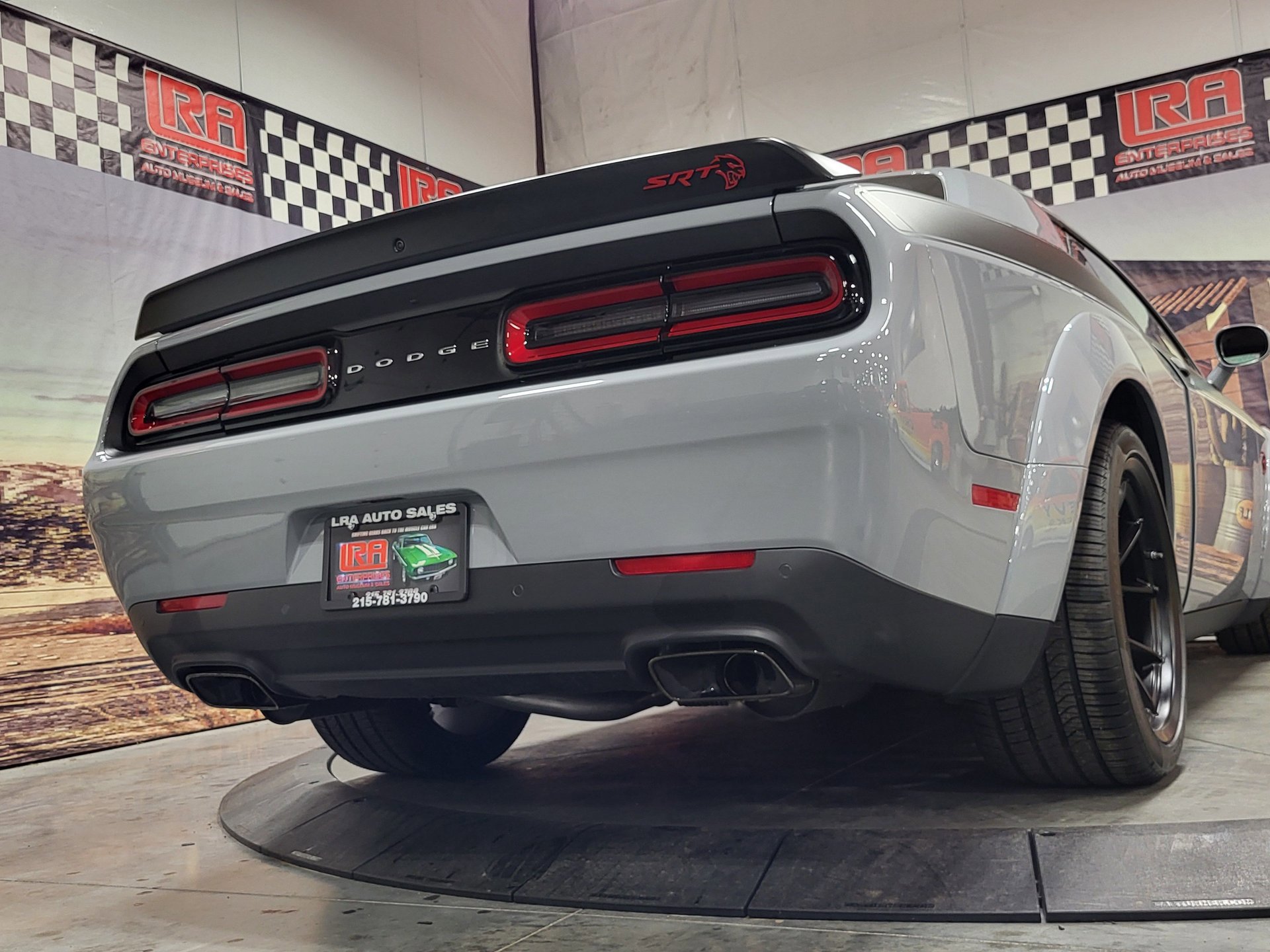 Used 2022 Dodge Challenger SRT Hellcat RWD image 11