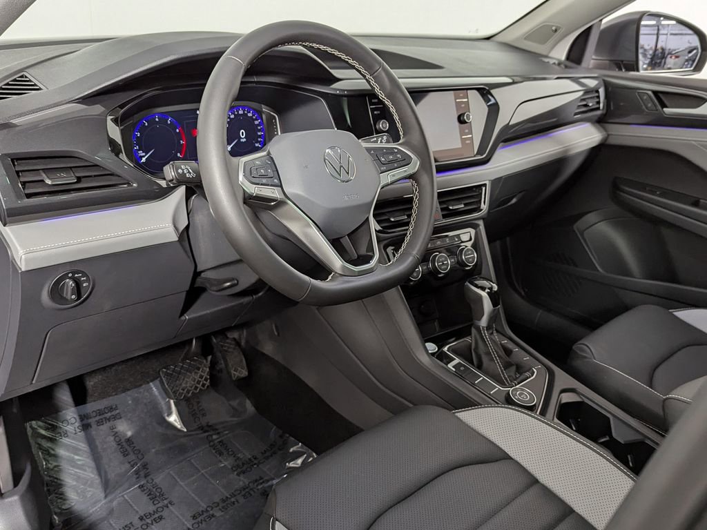 Used 2024 Volkswagen Taos SEL image 15