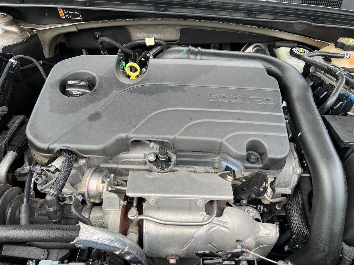 Used 2022 Chevrolet Malibu LT FWD image 15