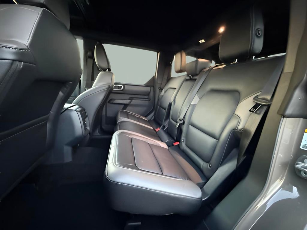 New 2025 Ford Bronco Outer Banks w/ Sasquatch Package image 21