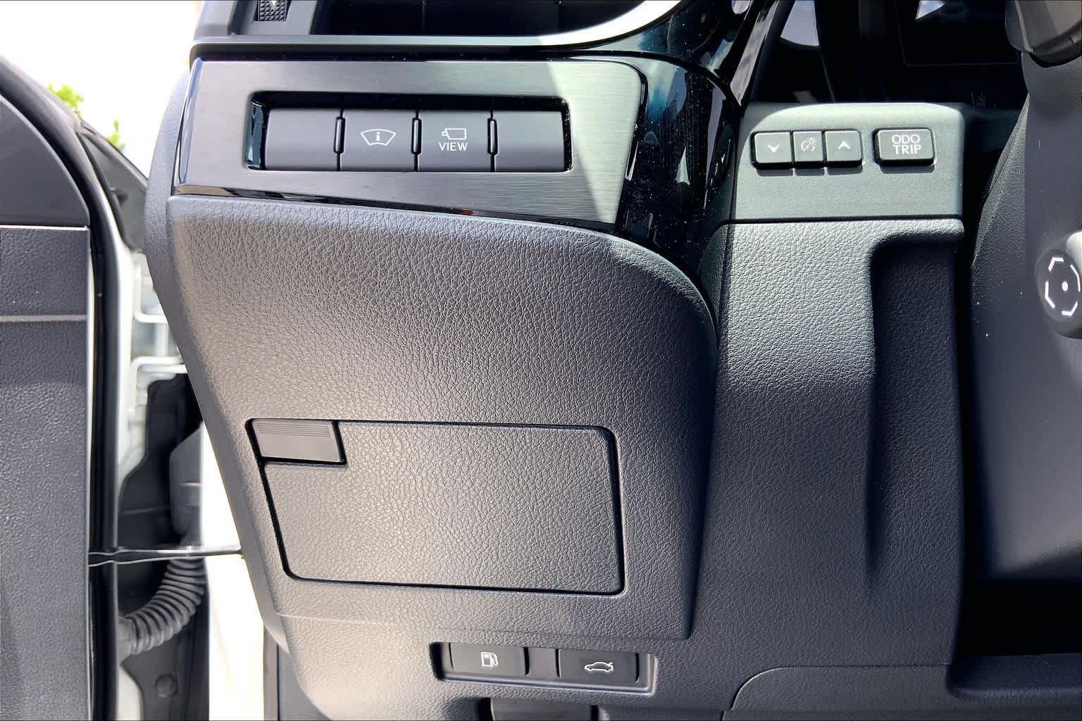 Used 2025 Lexus ES 350 Ultra Luxury FWD image 33