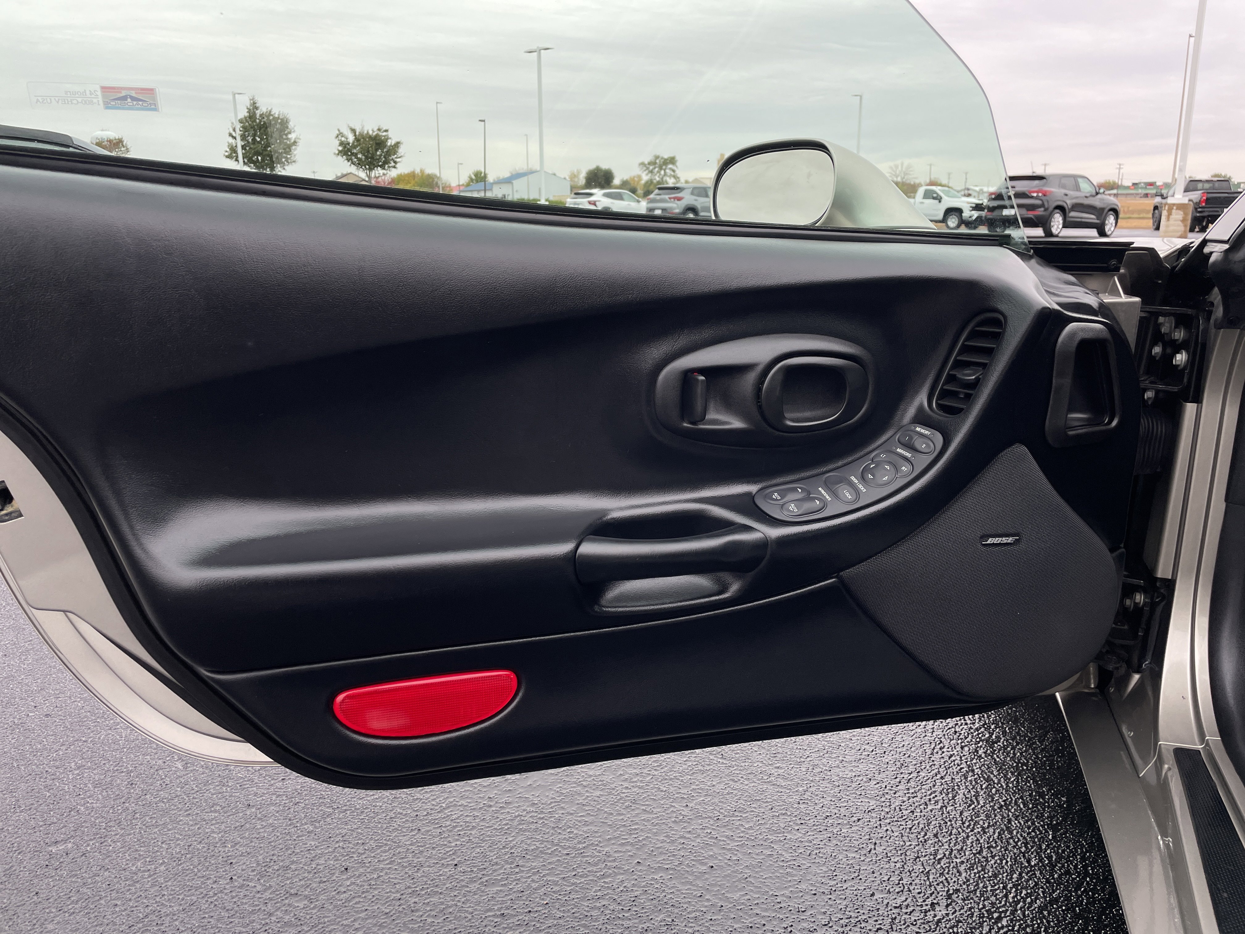 Used 1999 Chevrolet Corvette Coupe w/ Memory Pkg image 18