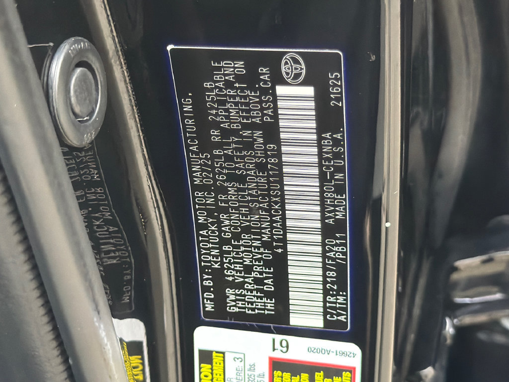 Used 2025 Toyota Camry LE FWD image 32