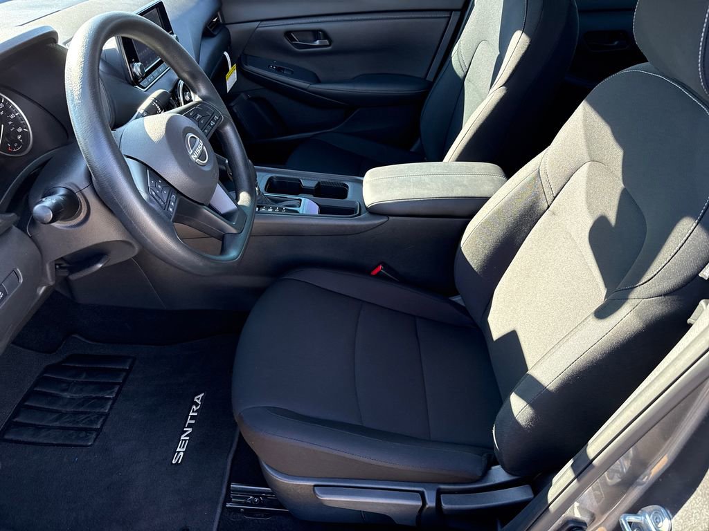 Used 2025 Nissan Sentra S image 17
