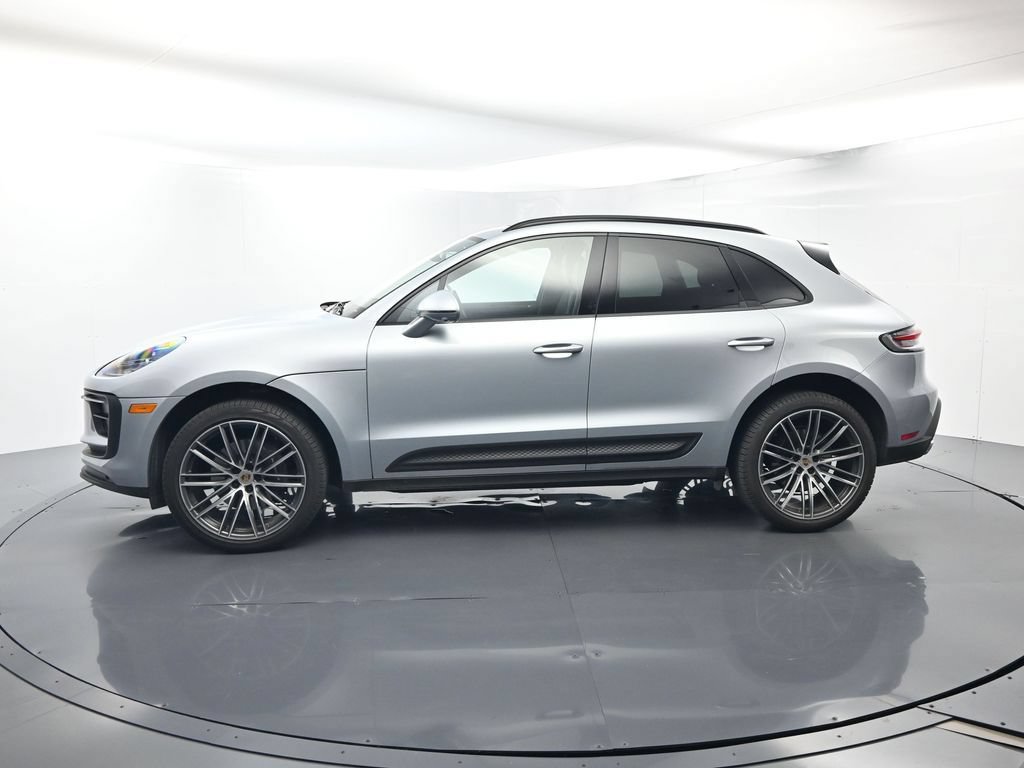 Certified 2026 Porsche Macan AWD/4WD image 2