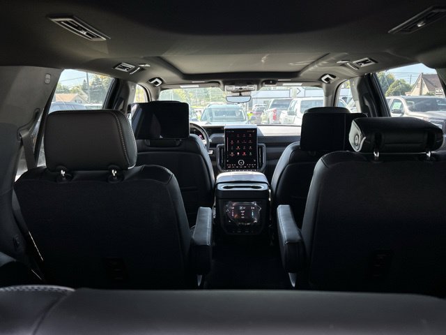 New 2026 GMC Yukon AT4 Ultimate AWD/4WD image 12