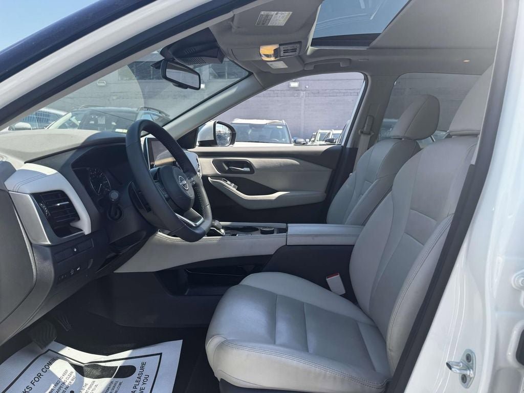 Used 2023 Nissan Rogue SL AWD/4WD image 17