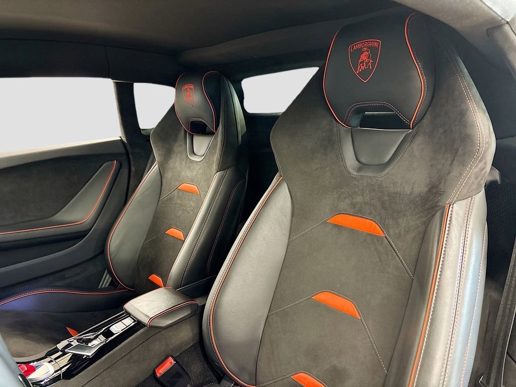 Used 2024 Lamborghini Huracan Tecnica image 13
