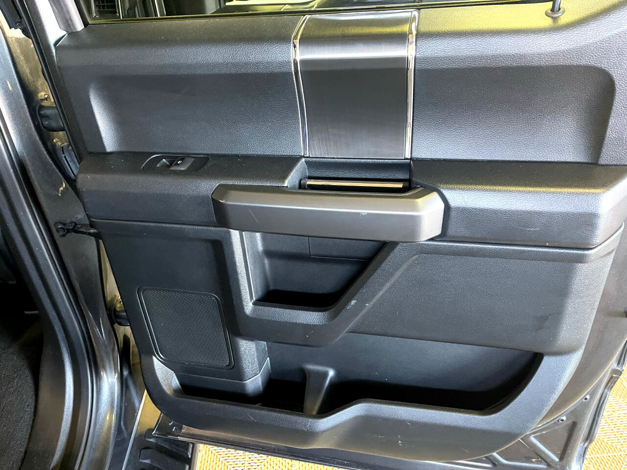 Used 2019 Ford F150 XLT w/ Equipment Group 302A Luxury image 16