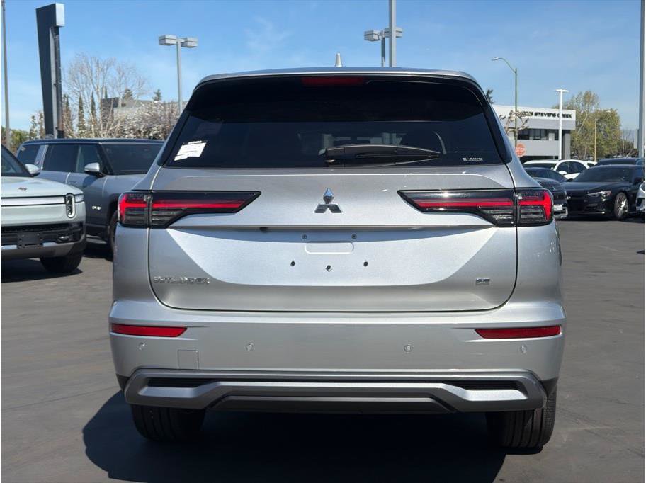 Used 2025 Mitsubishi Outlander SE AWD/4WD image 6