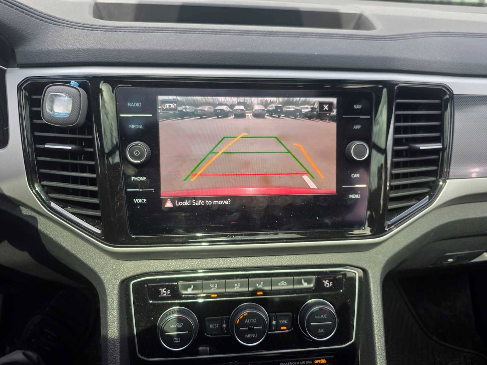 Used 2021 Volkswagen Atlas SEL R-Line image 15