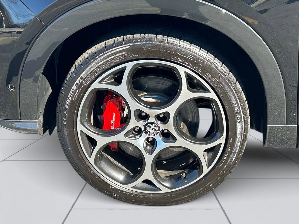 Used 2024 Alfa Romeo Tonale Veloce w/ Active Assist Package image 9