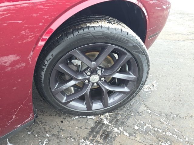Used 2020 Dodge Challenger SXT w/ Blacktop Package RWD image 38