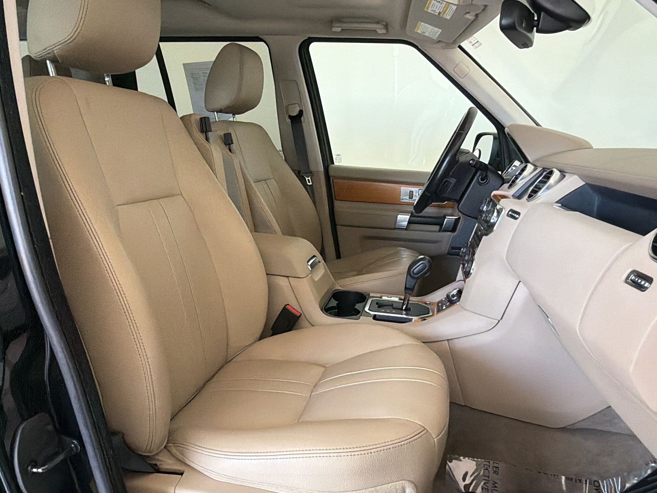 Used 2011 Land Rover LR4 HSE AWD/4WD image 31