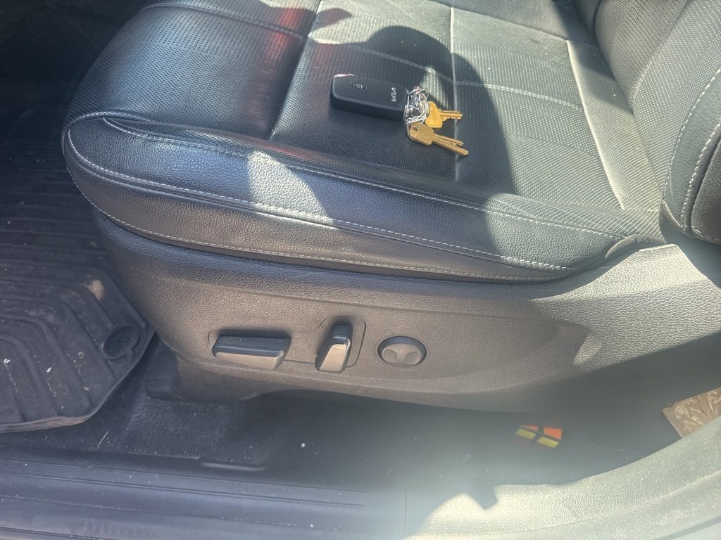 Used 2022 Kia Telluride EX w/ EX Premium Package image 17