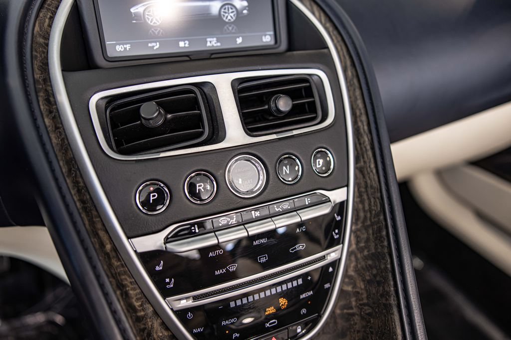 Used 2019 Aston Martin DB11 Volante RWD image 27