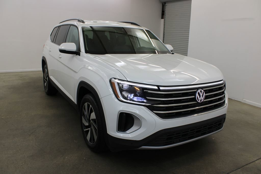 Used 2025 Volkswagen Atlas SE AWD/4WD image 6