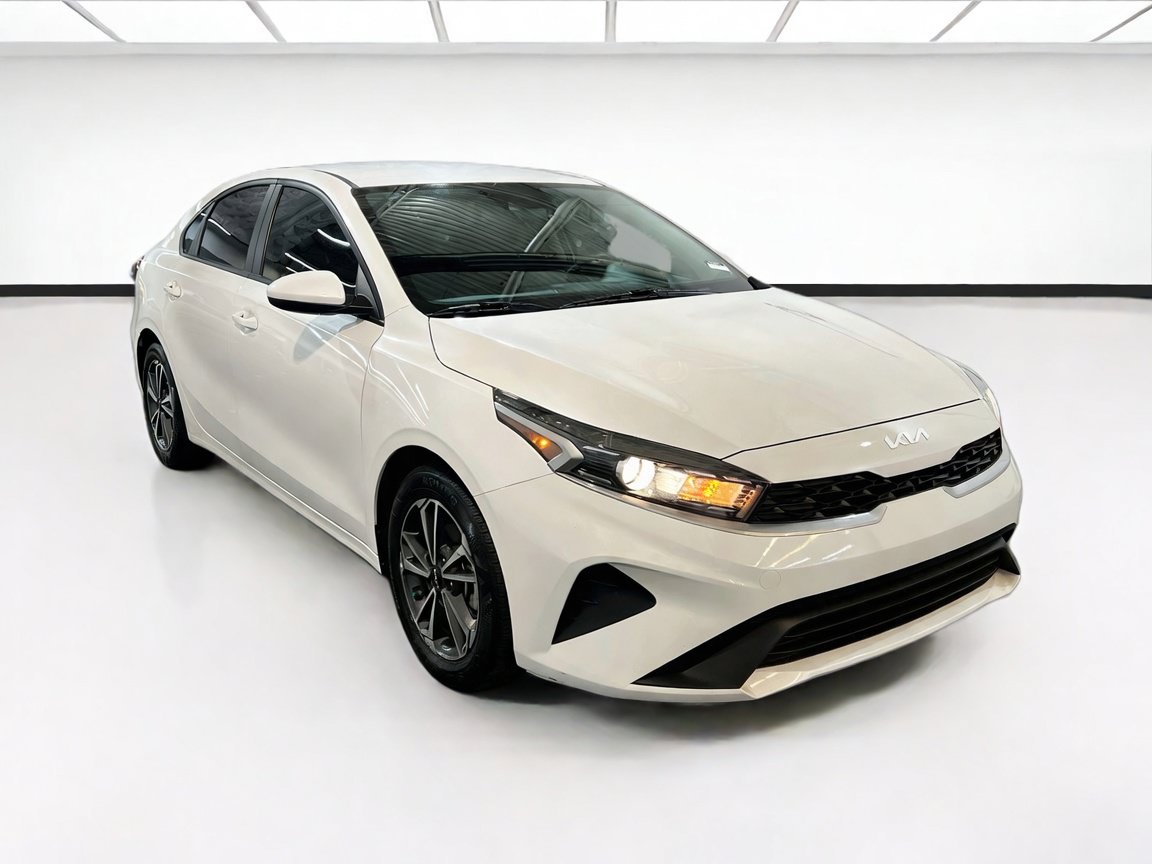 Used 2024 Kia Forte LXS FWD image 3