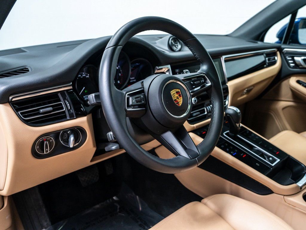 Used 2023 Porsche Macan image 13
