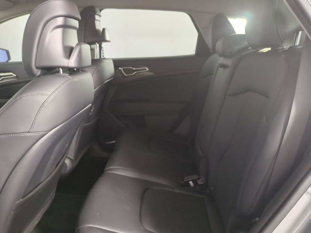 Used 2024 Kia Sportage EX image 15
