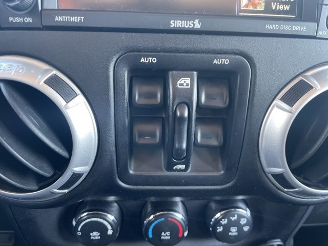 Used 2015 Jeep Wrangler Unlimited Sahara w/ Max Tow Package image 27