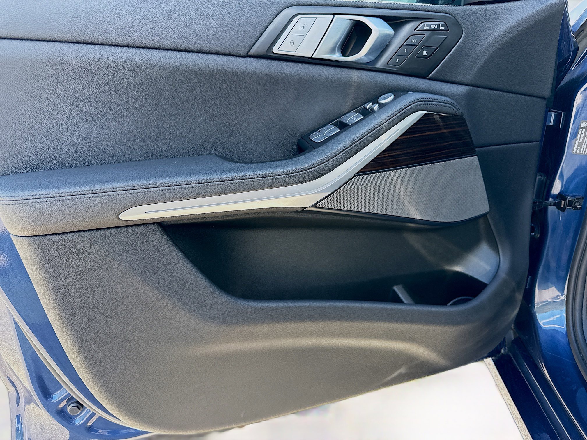 Used 2020 BMW X7 xDrive40i w/ Premium Package image 23