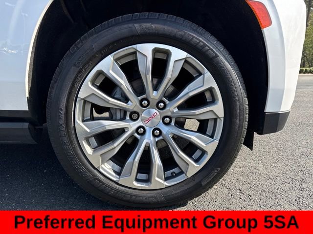 Used 2021 GMC Yukon XL Denali w/ Denali Premium Package image 13