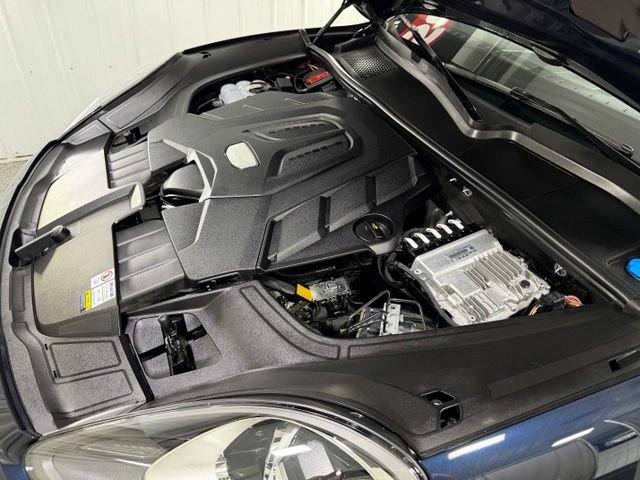 Used 2023 Porsche Cayenne Platinum Edition AWD/4WD image 31