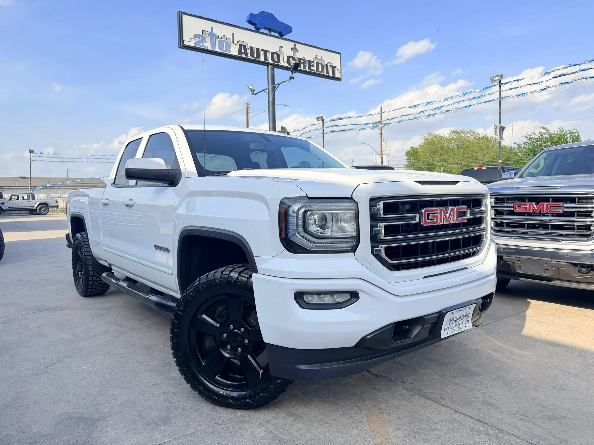 Used 2017 GMC Sierra 1500 SLE w/ SLE Value Package RWD image 1