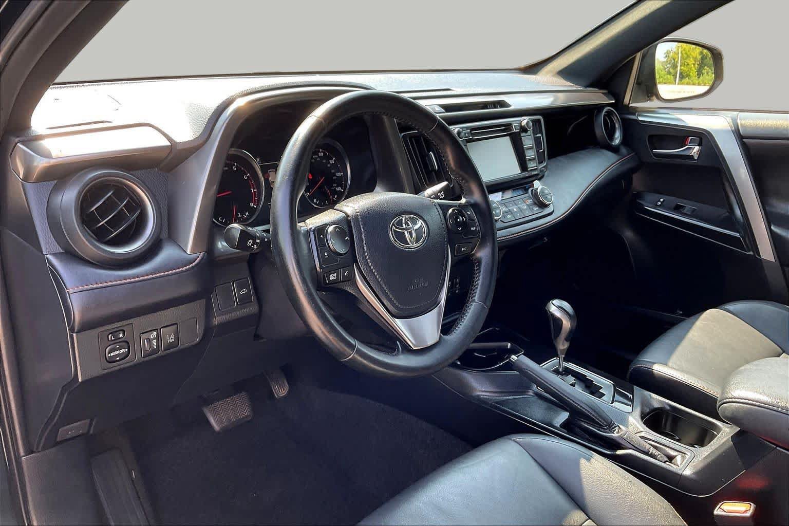Used 2017 Toyota RAV4 SE w/ Power Extra Value Package FWD image 18