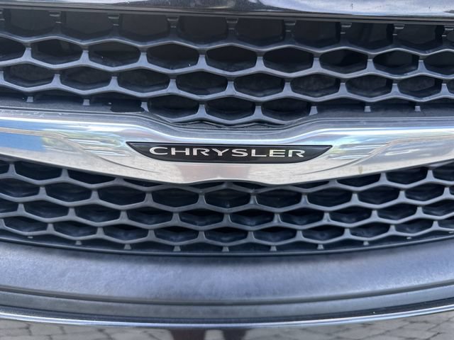Used 2023 Chrysler Voyager LX FWD image 10