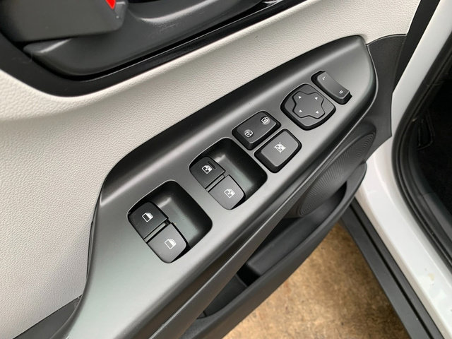 Used 2023 Hyundai Kona SEL w/ Cargo Package image 23