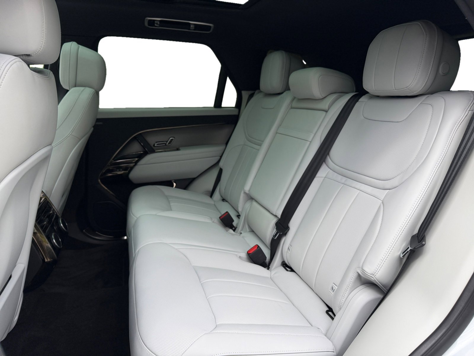 Used 2026 Land Rover Range Rover Sport SE AWD/4WD image 5